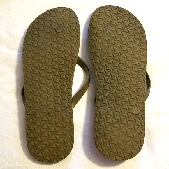NEW Men's Old Navy Printed Design Sandals - Slip Ons - Flip Flops - Picture 14 of 17